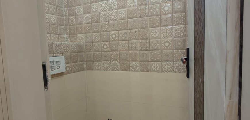 Spacious L-Type 2 BHK Flats for Sale in Om Vihar Phase 1, Uttam Nagar