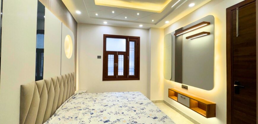 L-Type 3 BHK Flat for Sale near Nawada Metro, Delhi | Freehold Property